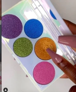 Elcie Cosmetics New Minimalist Rainbow Eye Shadow Palette In Box 100% Authentic - Picture 1 of 1