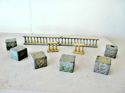 6 BRITAINS LEAD GARDEN STONE PIERS 666 + 4 BALUSTRADES 674 - Image 1 of 4