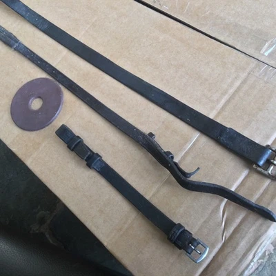 Ersatzleder Tack Konvolut - Backenstück Einzügel, Nackenriemen / altes Steigbügelleder - Bild 1 von 4