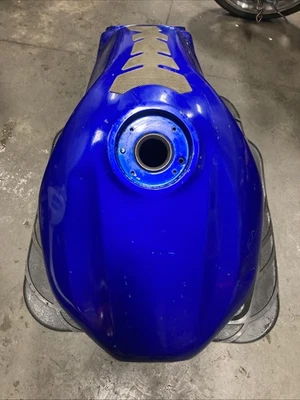 04-09 SUZUKI GS500F TANQUE DE GASOLINA PILA DE COMBUSTIBLE DEPÓSITO DE GASOLINA Envío rápido gratuito en 2 días Foto 1 de 4