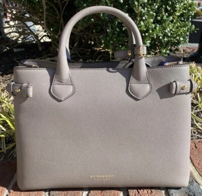 Bolso de hombro Burberry bolso de mano mediano de lona de cuero a cuadros para casa con bandera B470 Foto 1 de 4
