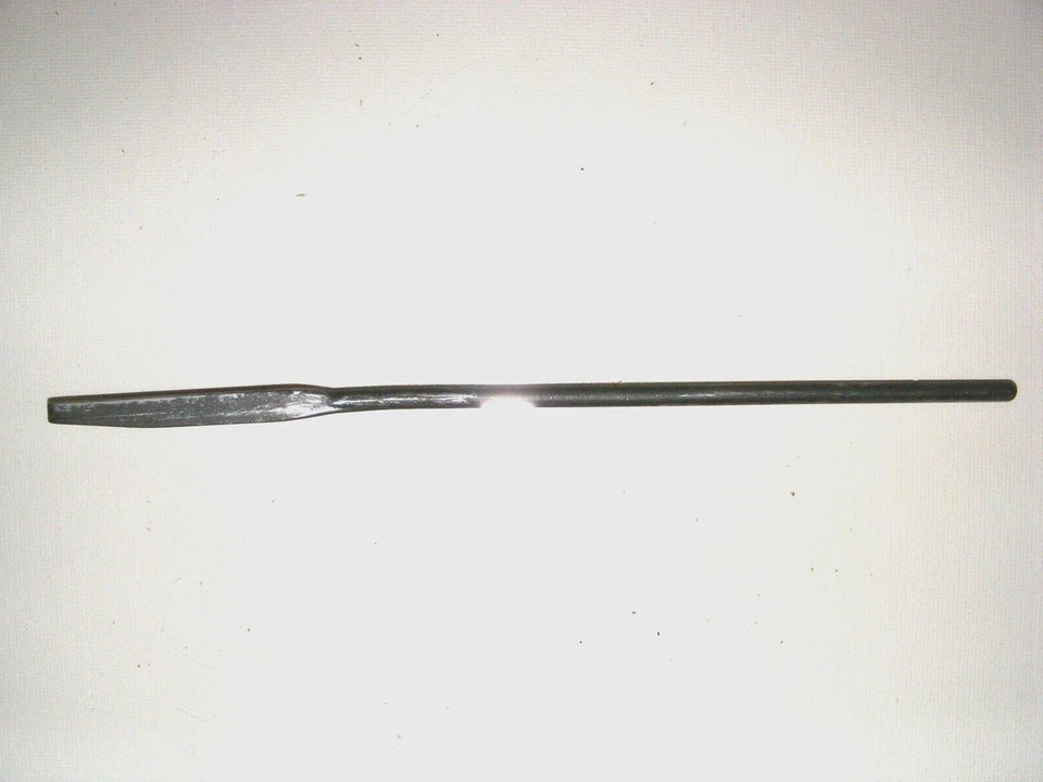 1:6 M5 Stuart RC Tank by 21st Century Toys Pry Bar - Image 1 of 1