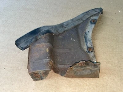 Protector contra salpicaduras exterior delantero izquierdo Corvette C3 LH OEM GM 70 71 72 73 74 75 76 77-79 Foto 1 de 4