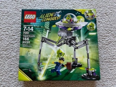 LEGO Space: Tripod Invader (7051) - mint in sealed box, no shelf wear or damage - Image 1 of 4