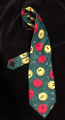 Corbata para el cuello con adornos navideños cara sonriente Honors Foto 1 de 3