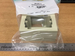 JB1DEI-A Panduit One-Piece Surface Raceway Beige Junction Box (1pc) - Picture 1 of 3