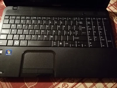 TOSHIBA Satellite C850D - Notebook  15.6" - per riparazioni o ricambi - Immagine 1 di 4