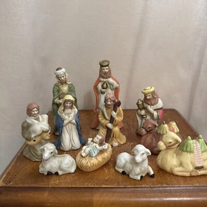 Vintage Seasonal Specialties Classic Keramik Krippe 11-teilig Krippe mit Box - Bild 1 von 9