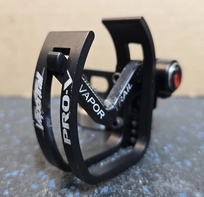 Vapor Trail Limb Driver PRO V Full Containment Arrow Rest Right Hand Black - Image 1 of 4