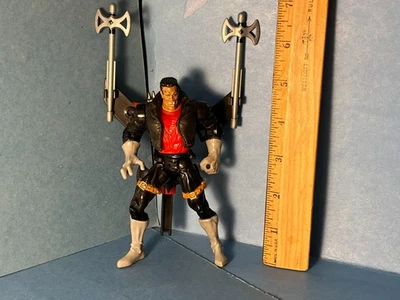 Figura de acción Toy Biz Marvel Spider-Man Blade Vampire Hunter 1996 con accesorios Foto 1 de 4