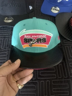 San Antonio Spurs Leather Brim New Era SnapBack Hat - Изображение 1 из 4