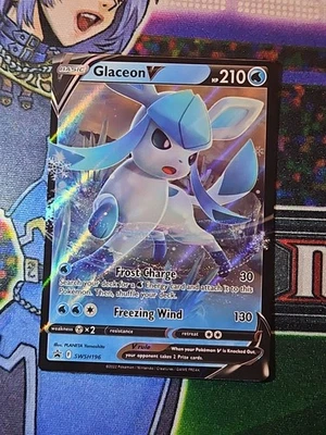 Glaceon V SWSH196 SWSH: Sword & Shield Black Star Promo Holo Card  - Image 1 of 2