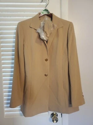 Blazer Doncaster Talla 10 Beige Texturizado Con Cinturón Foto 1 de 4