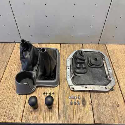 98-01 Nissan Frontier Manual 4wd Floor Shift Shifter Bezel Boot Trim Gasket OEM Foto 1 de 4