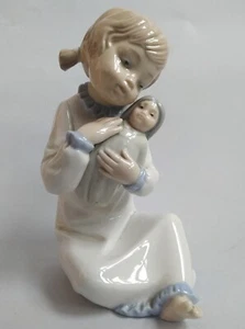 Zaphir de Lladró - Niña con Muñeca en Porcelana Original - Figura 16 centímetros - Imagen 1 de 8
