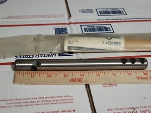 NOS GM United Delco 1968-1982 Chevy Truck 3952669 Muncie 3rd/4th Shifter Shaft - Picture 1 of 3