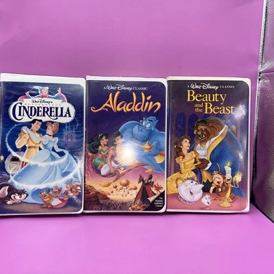 3 Disney Princess VHS Movies. Cinderella, Aladdin, Beauty and the Beast bl Diamo Foto 1 de 4