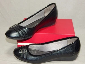 Womens size 9W Life Stride Farrow black faux leather low wedge heels shoes 9 wid - Picture 1 of 14