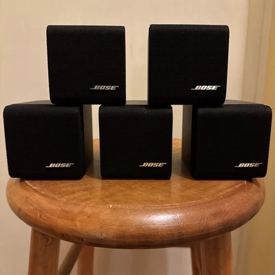 Bose Single Cube Redline Satellite Lote de 5 Altavoces y 2 Soportes Foto 1 de 4