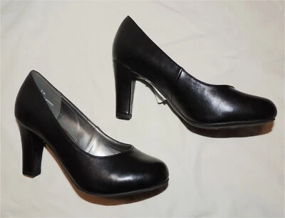Ladies sz7W "Avenue" Faux Leather Black Low Heel Cloudwalkers Pumps "New" - Image 1 of 4