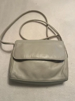 Bolso Cartera Beige Pequeño 6X9X3, Correa Larga Bolsillo Exterior Interior Bolsillo con Cremallera a Presión Foto 1 de 4