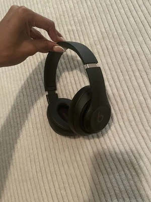 Beats Solo 4 Bluetooth Wireless Headphones with USB-C Wall Charger Power Adapter - Image 1 of 4