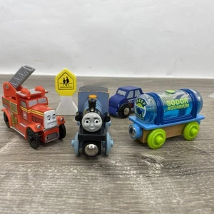 Lote/5 Thomas Train & Friends Madera Bash Fiery Flynn Sodor Acuario Tanquero Policía - Imagen 1 de 10
