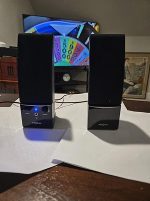Altavoces de computadora Insignia enchufe de audio probado funciona muy bien Foto 1 de 4