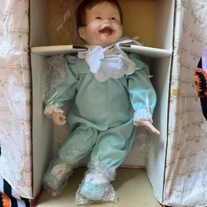 Muñeca de porcelana The Ashton Drake Galleries La felicidad es "Mi primer diente" Nueva 😊 - Imagen 1 de 10