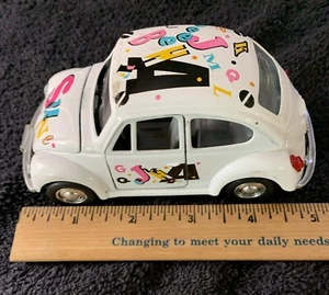 White Volkswagen VW Classic Beetle Bug Superior Sunnyside Letters SS5702 (B13) - Picture 1 of 8