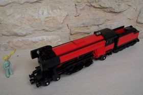 lego ''no fake" train emerald night 10194, black and red.