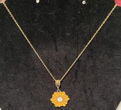 Goldtone 黄色花朵吊坠项链 带 18 英寸 镀金链 手工制作 全新 — 第 1/4 张图片