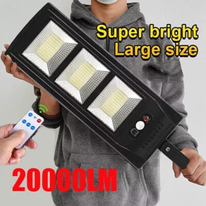 20000LM LED Strahler Solarleuchte mit Bewegungsmelder Außen Lampe Fluter Licht - Bild 1 von 11