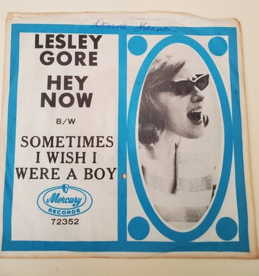Lesley Gore HEY NOW / SOMETIMES I WISH I WERE A BOY(ROCK 45/PS)#72352 PLAYS VG++ Foto 1 de 4
