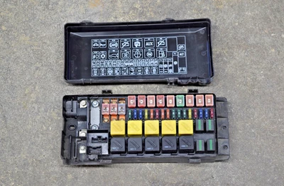 Fuse Box Land Rover Discovery 2 1999 2004 Engine Bay Panel Assembly YQE000310 - Image 1 of 3