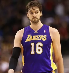NWT Mitchell & Ness Lakers Pau Gasol No 16 Purple T Shirt Size XL - Picture 1 of 9