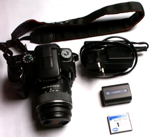 Sony Alpha A100 + obiettivo Sony SAM DT set 18-55 mm, fotocamera reflex, digitale - Foto 1 di 13