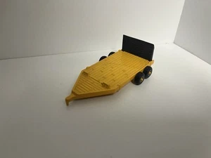 1/64 ERTL John Deere YELLOW TRAILER FOR PICKUP TRUCK - Picture 1 of 3
