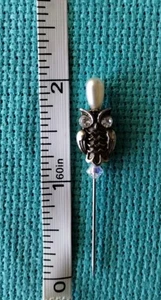 HANDGEFERTIGTE EULE ANSTECKNADEL CHARM FÜR KREUZSTICH HANDARBEIT  - Bild 1 von 1