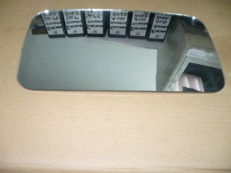 VW LT 45/50  1983-1996 MIRROR GLASS CONVEX  LEFT OR RIGHT  600857539 - Image 1 of 1