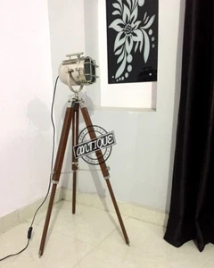 TRÍPODE DE MADERA DE COLECCIÓN LÁMPARA DE PIE Y SOPORTE ENCHUFE ELÉCTRICO HOGAR JARDÍN BÚSQUEDA - Imagen 1 de 7