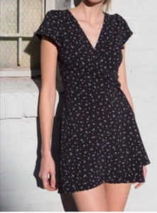 Brandy Melville Azul Marino Vestido Robbie Floral Envolvente Vestido Corbata Talla Única Preparación Italia - Imagen 1 de 9