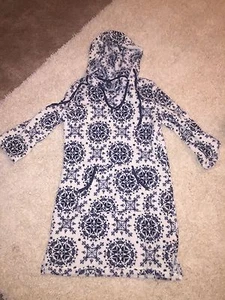 Woman's Nautica Sleepwear Blue And White Super Plush Medium EUC - Picture 1 of 3