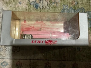 Vitesse Cadillac Eldorado Cabriolet Maßstab 1:43 Diecast Auto #280 pink 1950-1953 - Bild 1 von 3