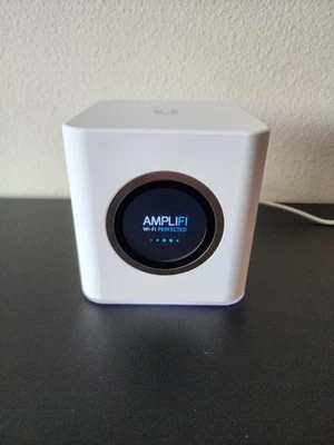 Router Wi-Fi doméstico de alta densidad Amplifi Ubiquiti (AFI-R) blanco con cable de alimentación Foto 1 de 4