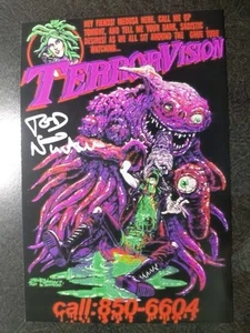 TED NICOLAOU handsigniertes Autogramm 4x6 Foto - FILMREGISSEUR - TERRORVISION - Bild 1 von 2
