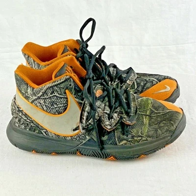 Nike Kyrie Irving 5 Zapatillas Taco Niño 4 Y Naranja Camuflaje Medio Top AQ2456 902 Juvenil Foto 1 de 4