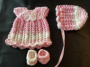 Hand knitted dolls clothes to fit 9-10 inch doll - Picture 1 of 1
