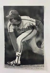 Mike Stanton (1984) Seattle Mariners Vintage Baseball Postcard PCSM - Picture 1 of 2