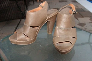 LUCKY BRAND LEATHER OPEN TOE HEELS - 8.5 - Picture 1 of 6